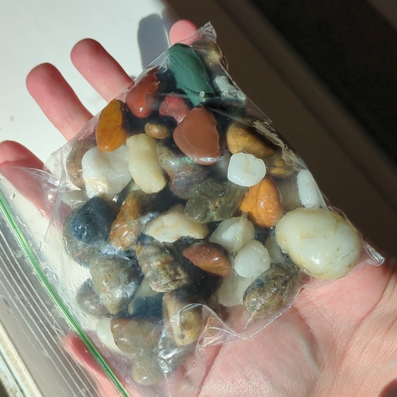 Cali Ocean tumbled rocks - Picture 3 of 3